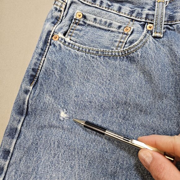 Levi's 550 Men’s Medium Wash 550 Relaxed Fit Denim Jeans - 36x30 - Picture 4 of 10